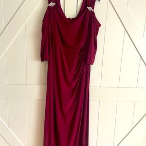 R&M Richards long cold shoulder gown. Merlot. 20W. Never worn. Tags attached.